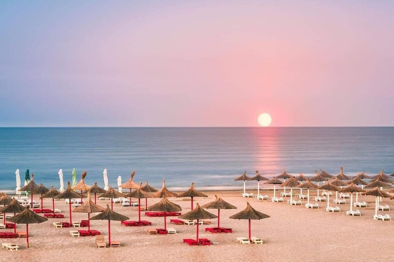 B&P Apartments Mamaia Nord 5 Năvodari Екстериор снимка